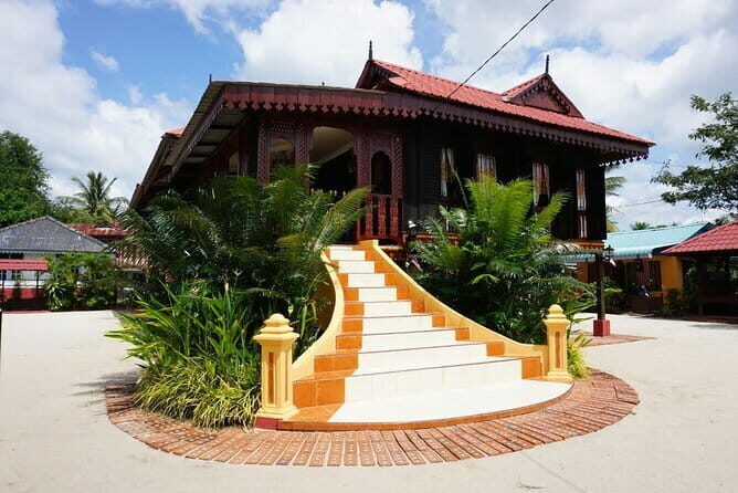 Langkawi History City Tour with Mahsuri Tomb & Beras Terbakar - Transportation & Practical Considerations