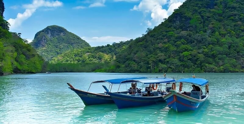 Langkawi: Island Hopping Shared or Private Boat Options - Key Points