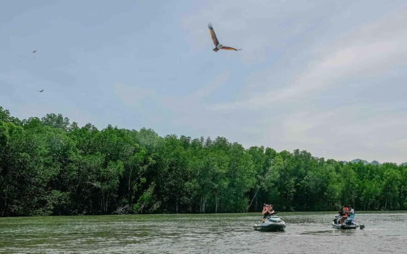 Langkawi: Jet Ski Tour UNESCO Kilim Geopark Free Video - Exploring the Langkawi Jet Ski Tour in UNESCO Kilim Geopark: An Authentic Adventure