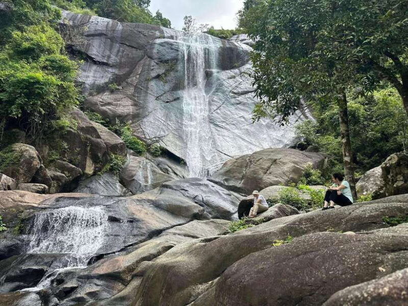 langkawi-seven-wells-waterfalls-and-sacred-blue-pool-trip