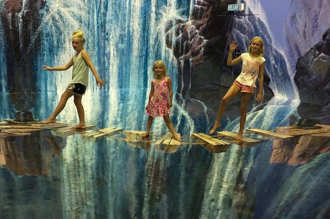 Langkawi Tour with SkyBridgewalk,Langkawi Cable Car,Oriental Village pass - Authentic Insights from Travelers