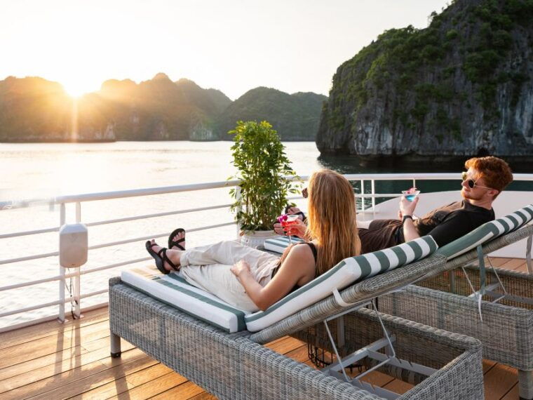 lanhabay-catba-island-viethai-village-luxury-cruise-1-day