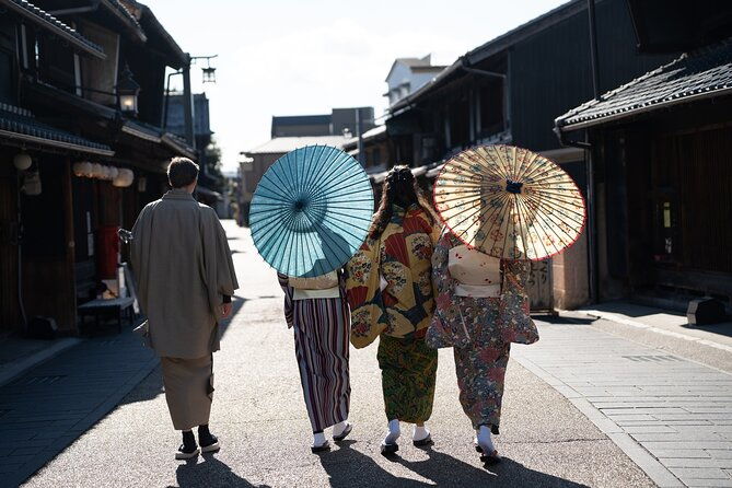 lantern-and-mini-japanese-umbrella-painting-with-artisan-visit