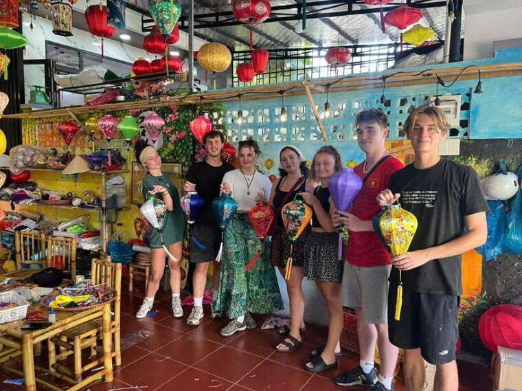 lantern-making-class-with-hotel-pick-up-thanh-truc-lantern