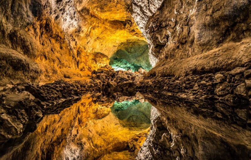 lanzarote-cave-of-the-greens-jameos-del-agua-tour