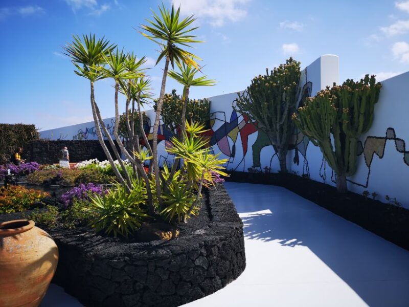 lanzarote-cesar-manrique-foundation-and-teguise-market