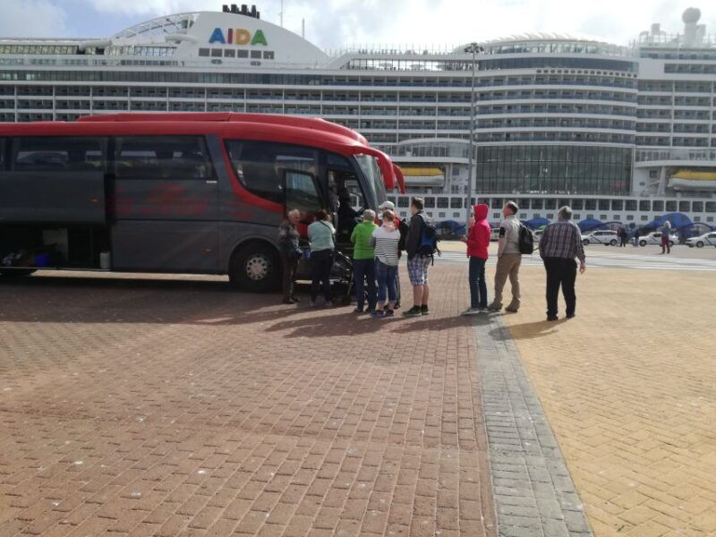 lanzarote-cesar-manrique-teguise-market-from-cruise-port