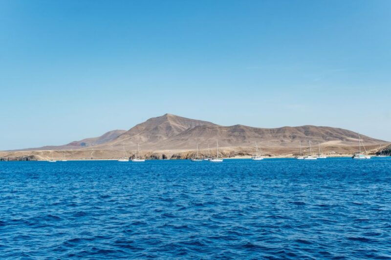 lanzarote-day-trip-to-the-papagayo-beaches-by-catamaran