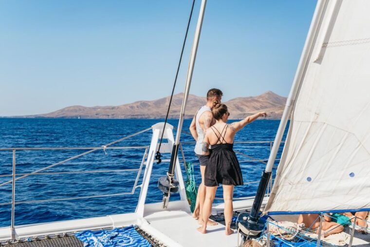 lanzarote-day-trip-to-the-papagayo-beaches-by-catamaran