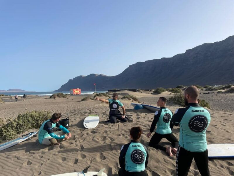 lanzarote-dynamic-surf-lessons-with-friends-or-private-lessons-in-famara