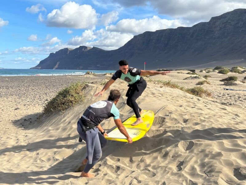 lanzarote-dynamic-surf-lessons-with-friends-or-private-lessons-in-famara