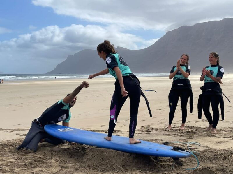 lanzarote-dynamic-surf-lessons-with-friends-or-private-lessons-in-famara