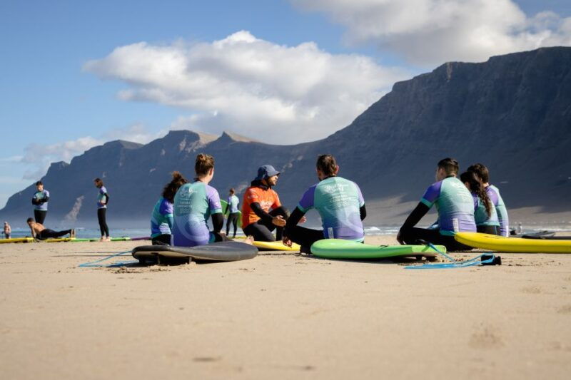 lanzarote-famara-beach-surfing-lesson-for-all-levels