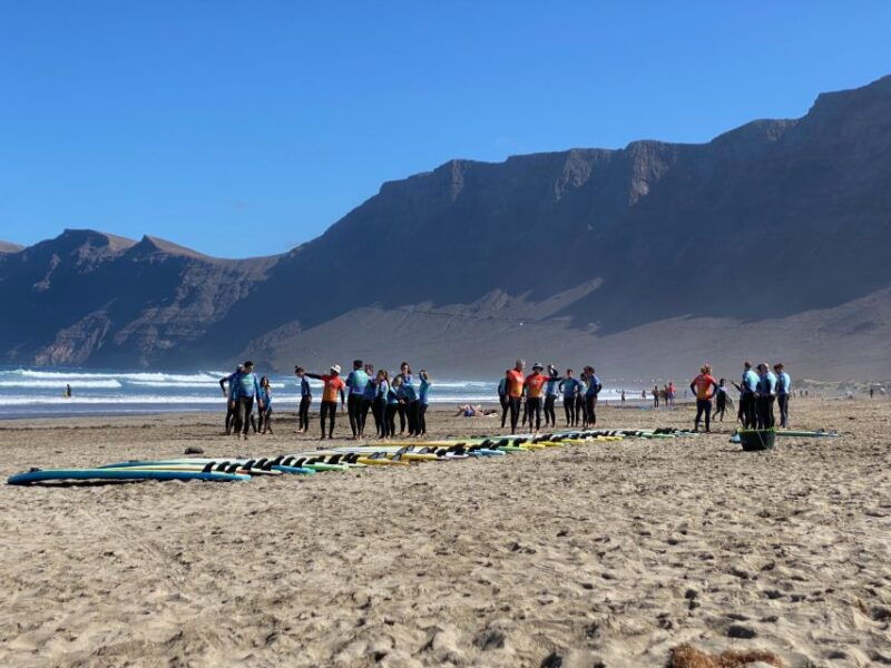 lanzarote-famara-beach-surfing-lesson-for-all-levels