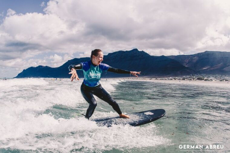 lanzarote-famara-beach-surfing-lesson-for-all-levels
