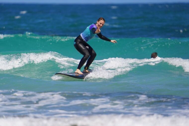 lanzarote-famara-beach-surfing-lesson-for-all-levels