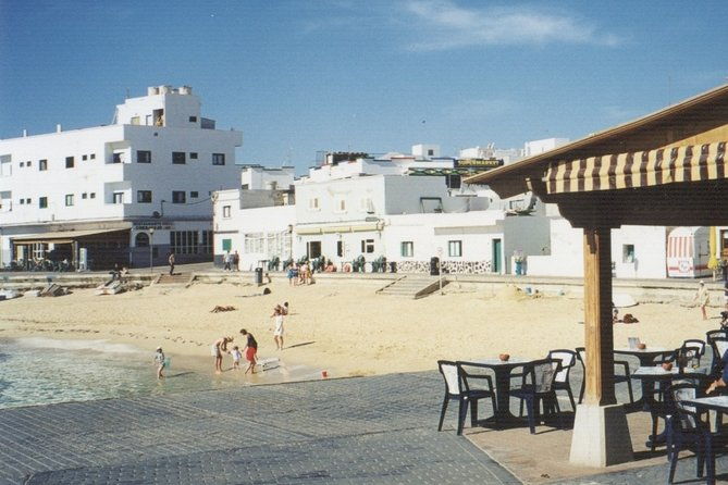 lanzarote-ferry-ticket-to-fuerteventura-with-free-wifi