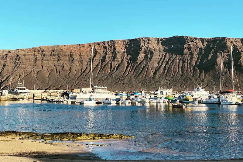 Lanzarote: Ferry to La Graciosa with Wi-Fi (free parking) - Authentic and Uncrowded Experience