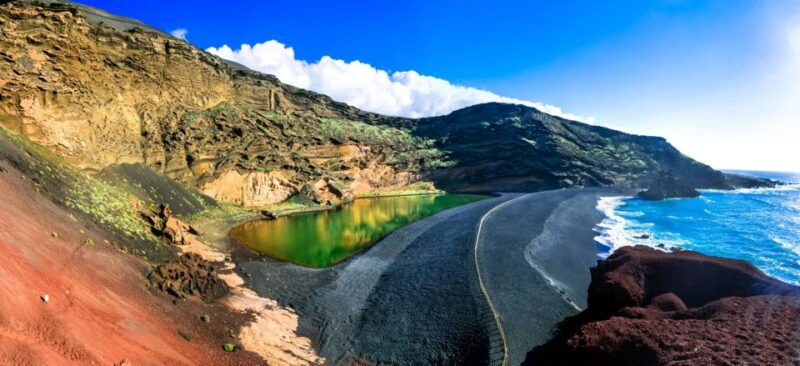 lanzarote-guided-day-trip-to-timanfaya-park-green-lagoon