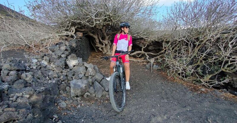 lanzarote-guided-ebike-tours-around-the-volcanoes