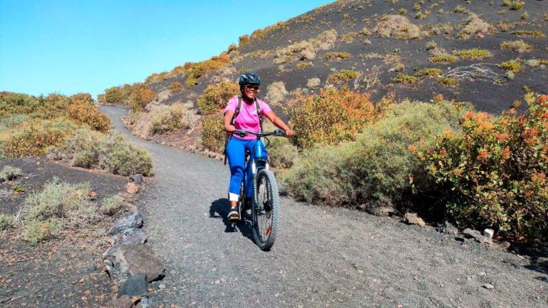 lanzarote-guided-ebike-tours-around-the-volcanoes