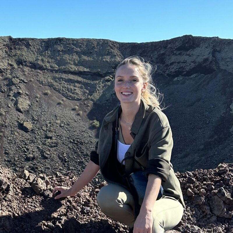 lanzarote-hike-across-timanfayas-volcanic-landscapes