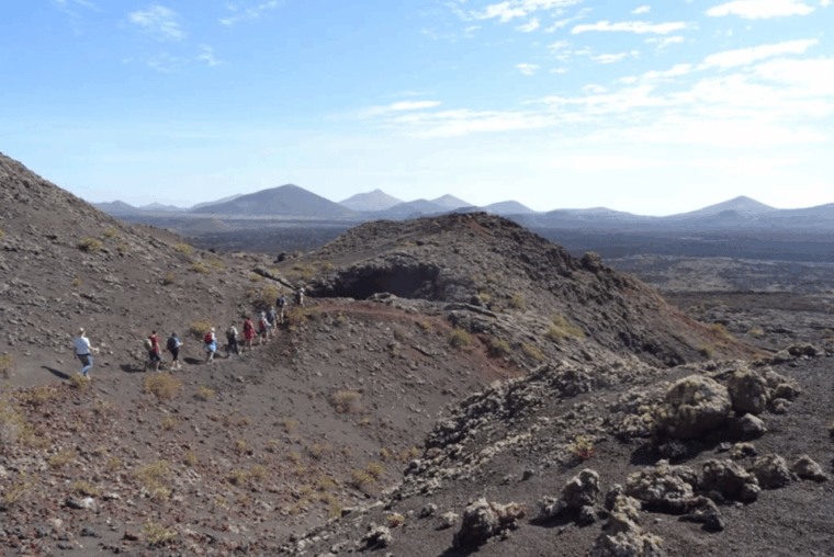 lanzarote-hike-across-timanfayas-volcanic-landscapes