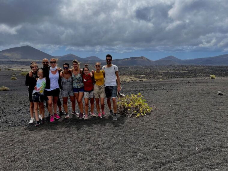 lanzarote-hike-across-timanfayas-volcanic-landscapes