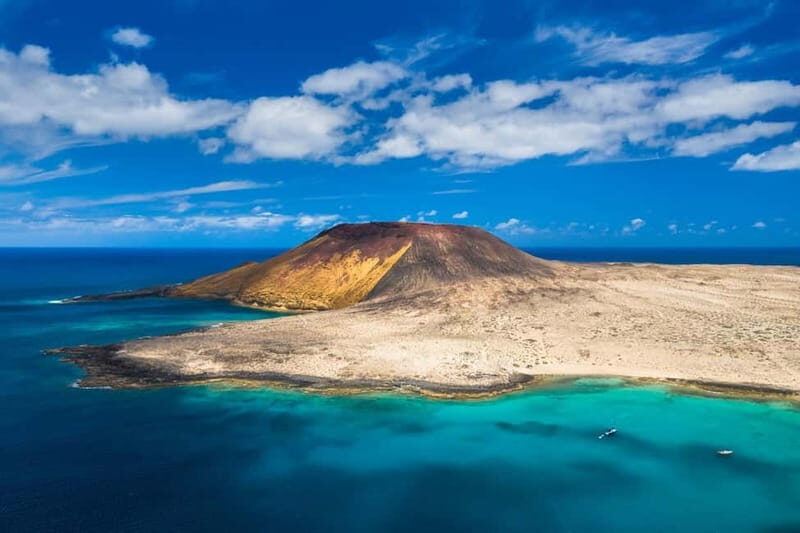 Lanzarote: La Graciosa Complete Jeep Tour with Beach Time - Who Will Love This Experience?