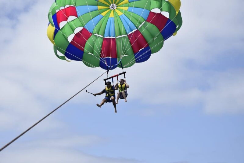 lanzarote-parasailing-adventure-in-puerto-del-carmen