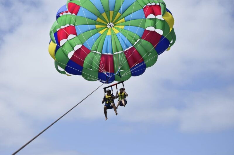 lanzarote-parasailing-adventure-in-puerto-del-carmen