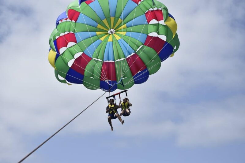 lanzarote-parasailing-adventure-in-puerto-del-carmen
