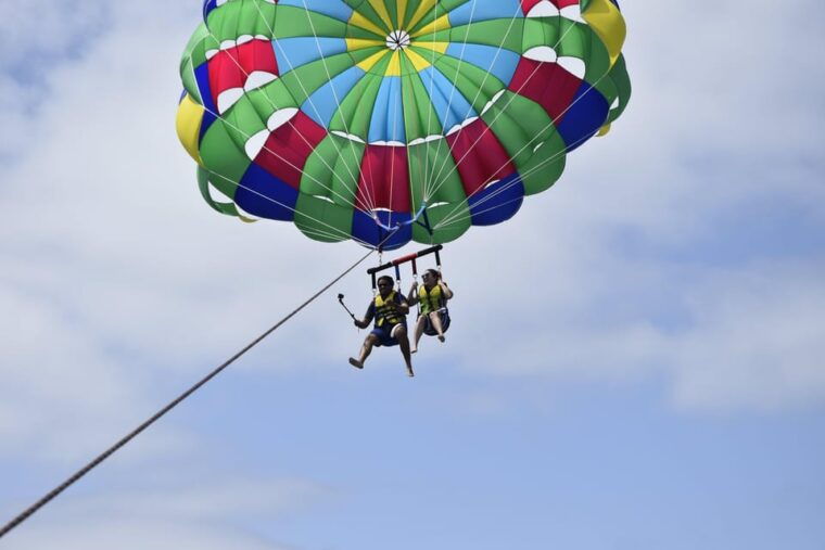 lanzarote-parasailing-adventure-in-puerto-del-carmen