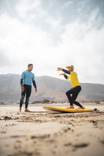 lanzarote-private-surf-class-in-famara-beach