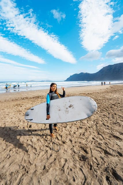lanzarote-private-surf-class-in-famara-beach