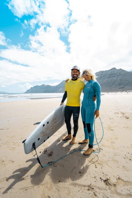 lanzarote-private-surf-class-in-famara-beach