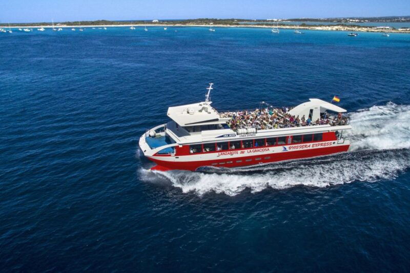 lanzarote-roundtrip-ferry-transfer-to-la-graciosa