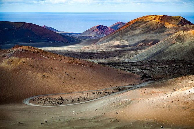 lanzarote-south-tour-with-timanfaya-entrance