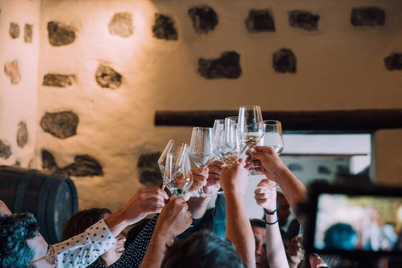 lanzarote-sunset-vineyard-tour-with-wine-and-chocolate-tasting