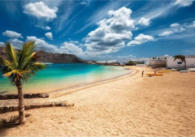 lanzarote-teguise-handicraft-market-and-la-graciosa-island