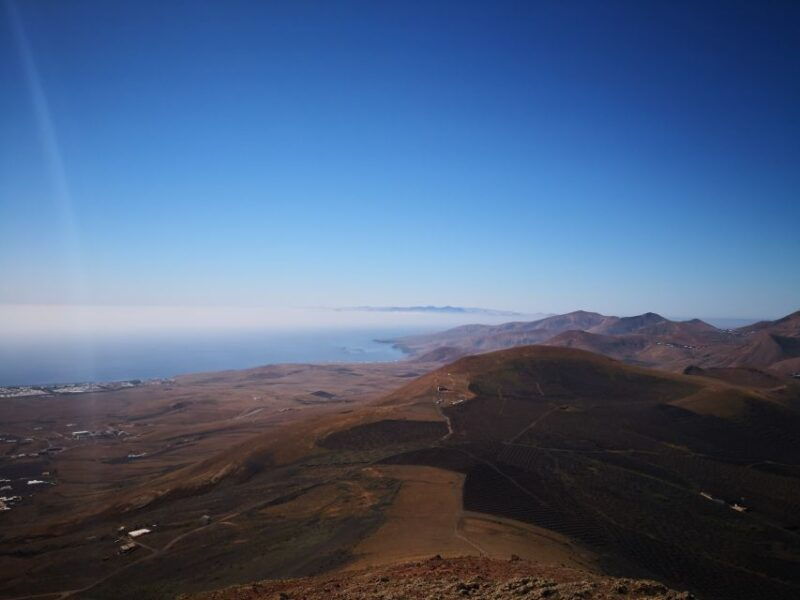 lanzarote-the-geria-vineyards-hiking-tour