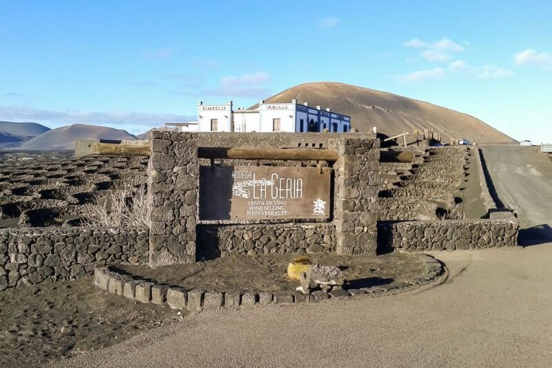 lanzarote-timanfaya-national-park-volcanic-craters-tour