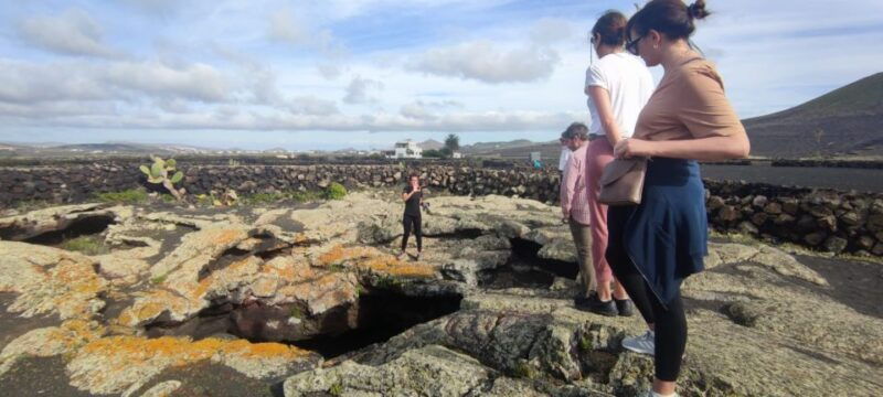 lanzarote-timanfaya-natural-park-trekking-tour