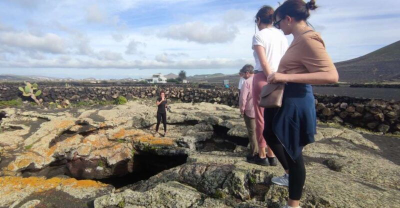 lanzarote-timanfaya-natural-park-trekking-tour
