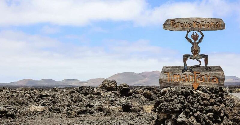 lanzarote-timanfaya-park-jameos-del-agua-green-cave-day-trip