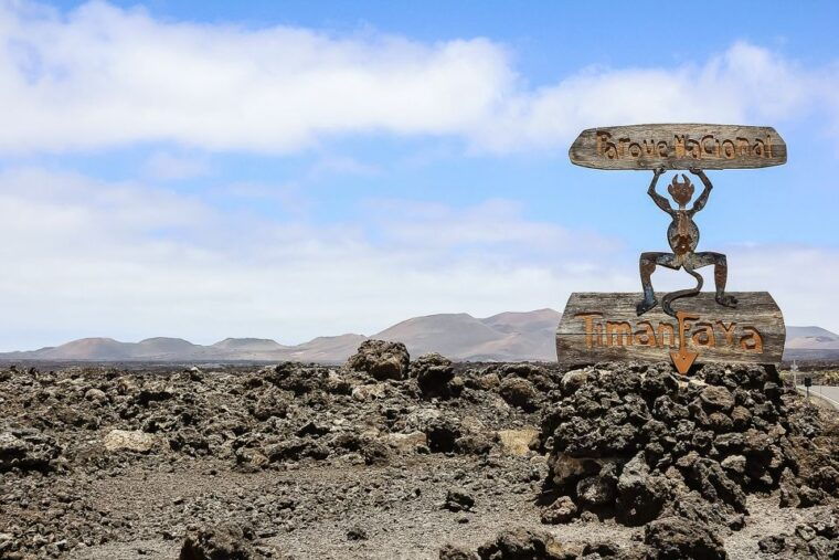 lanzarote-timanfaya-park-jameos-del-agua-green-cave-day-trip