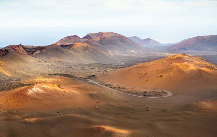 lanzarote-timanfaya-park-jameos-del-agua-green-cave-day-trip