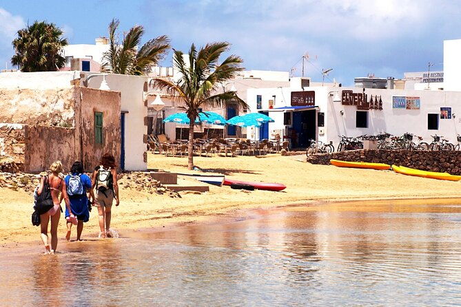 lanzarote-tour-lagomar-museum-guatiza-cactus-garden-la-graciosa-island