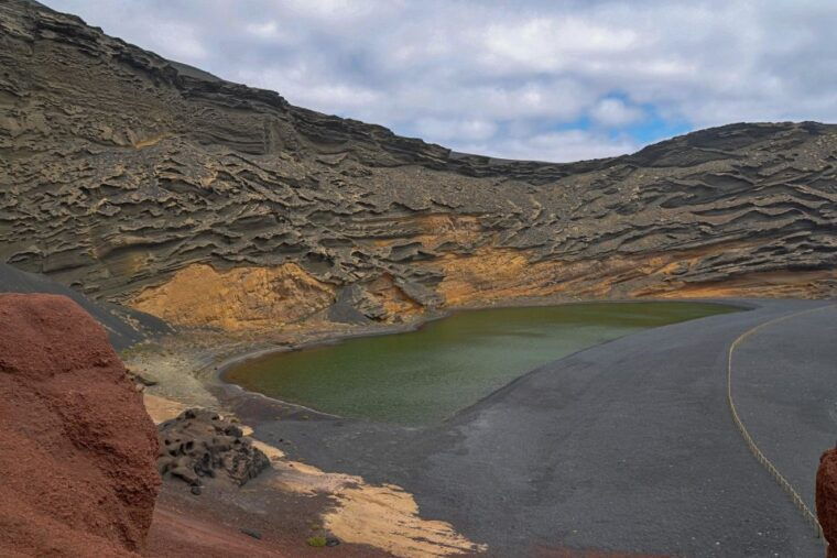 lanzarote-volcanos-of-timanfaya-and-caves-tour-with-lunch