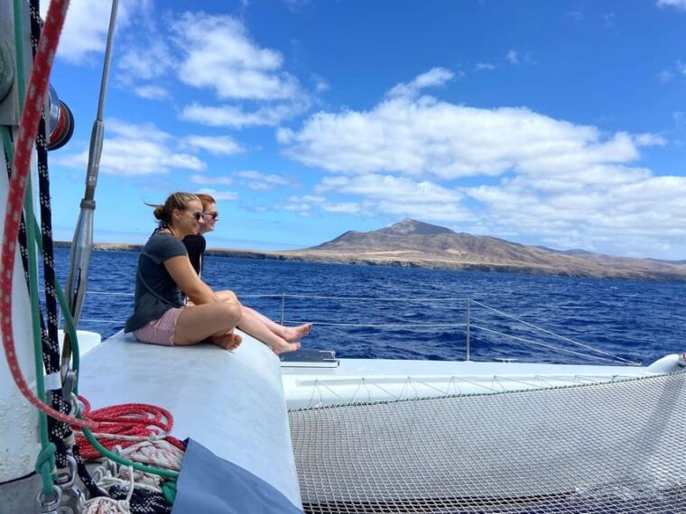 lanzarote-whale-and-dolphin-watching-eco-friendly-catamaran